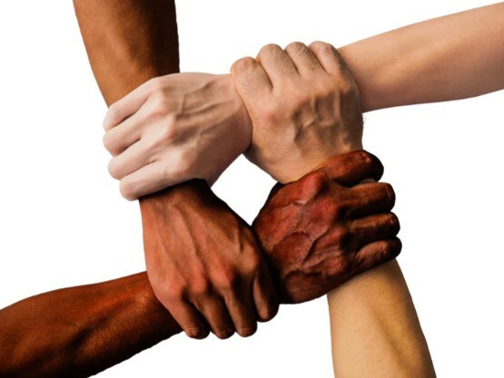 Mains jointes, symbole de l'unité