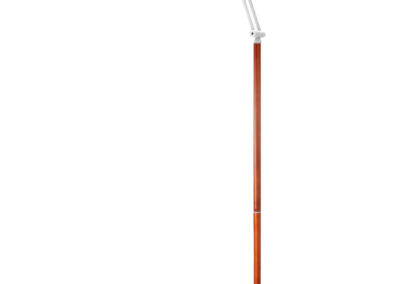 Lampada da terra bianca e legno