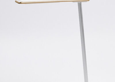 Lampe de bureau moderne blanche et or