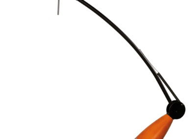 Lampe de bureau design en bois.